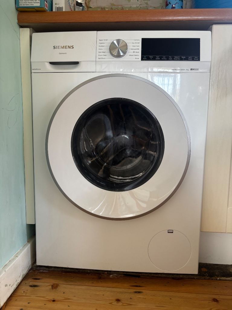 SIEMENS washing machine. 