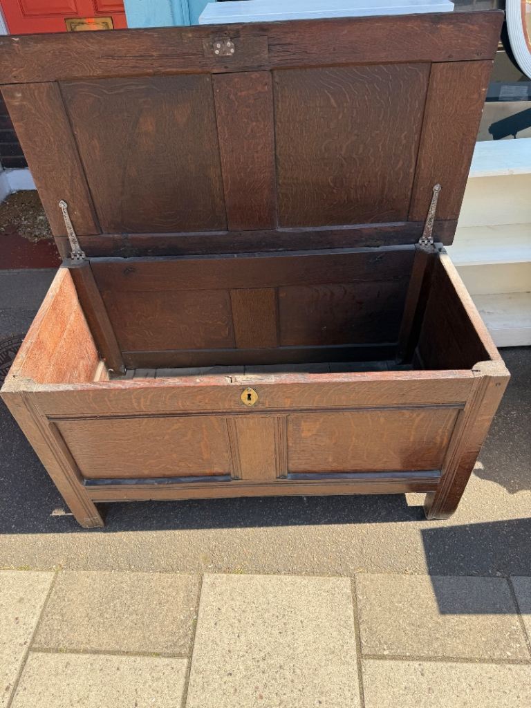Cough box for blankets and begging