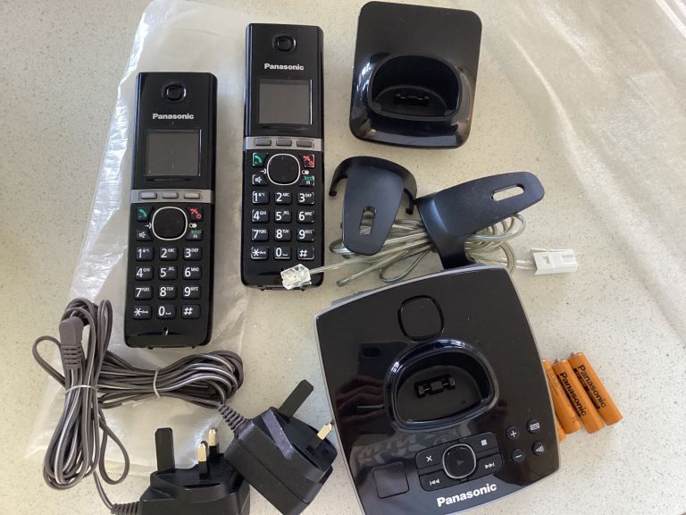 Panasonic cordless answering machine phone set 