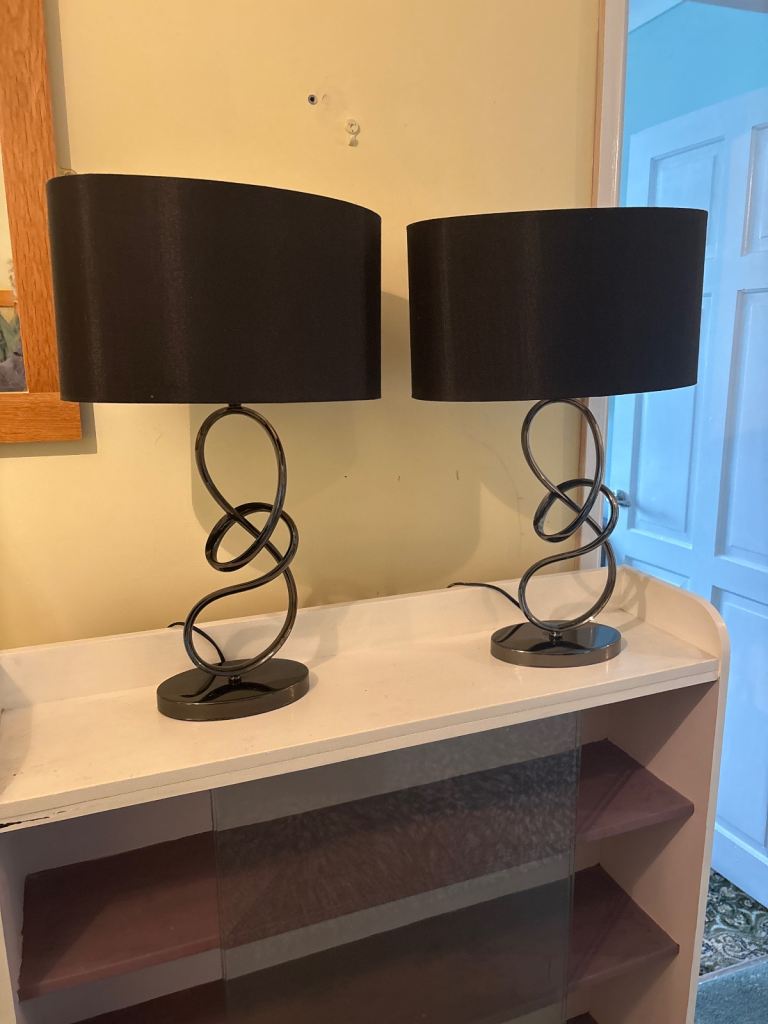 2 x table lamps 