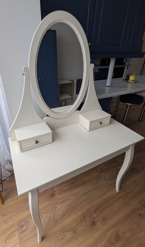 White Vanity Unit 