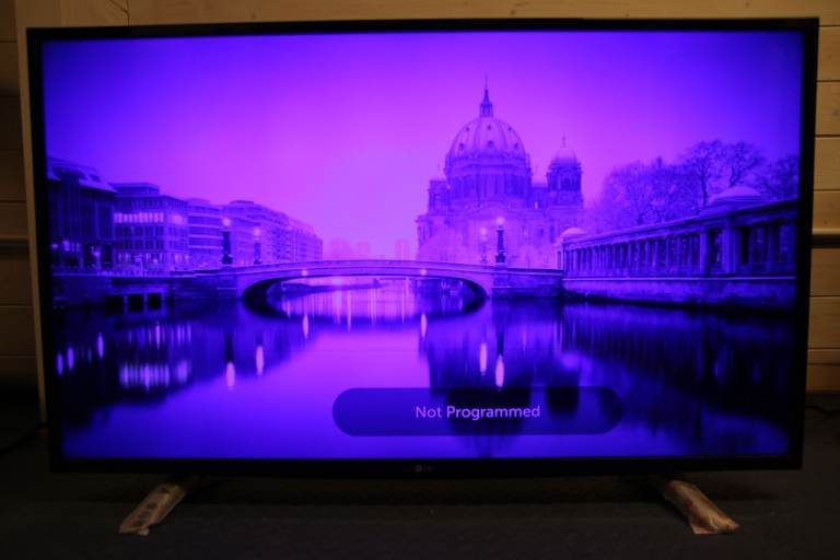 ​LG 43" Smart 4K TV (43UH603V) – Spares or Repair / Parts Only