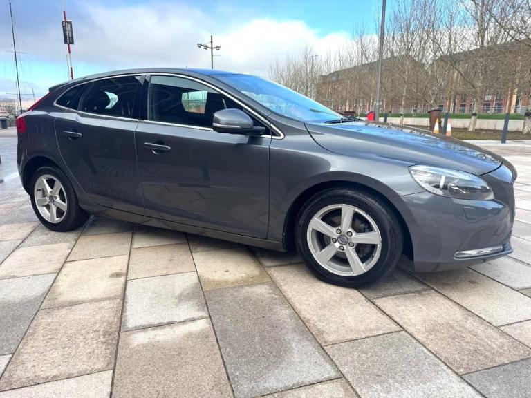 2013 Volvo V40 D2 SE 5dr HATCHBACK DIESEL Manual