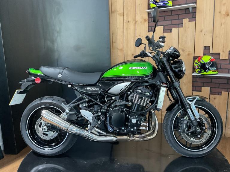 Kawasaki Z900RS 2025 just 350 Miles! Stunning! Immaculate! FREE UK DELIVERY!