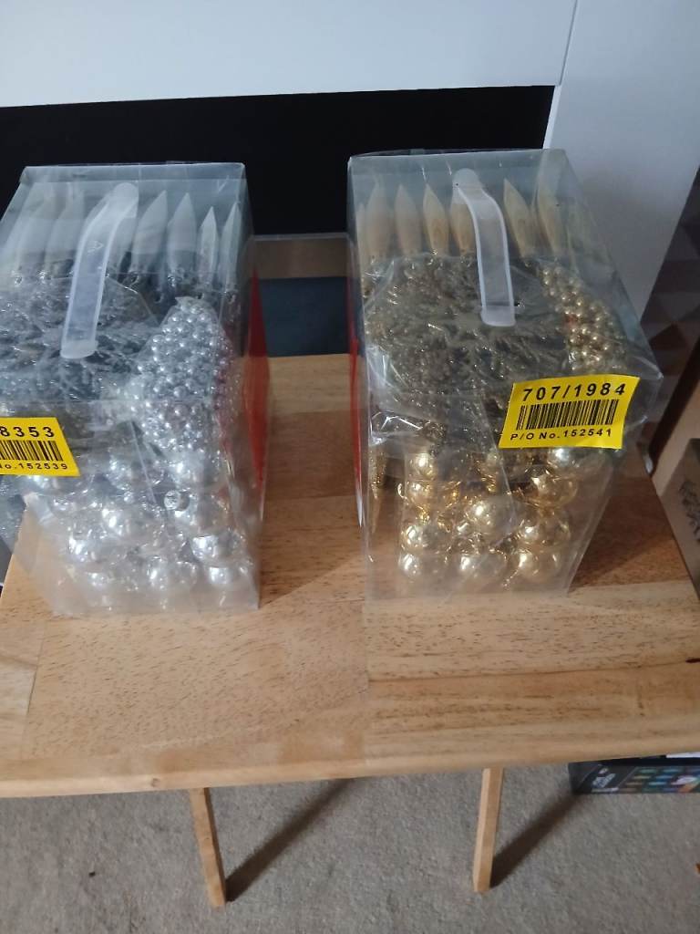 New Christmas Baubles Decorations – Gold and Silver Packs