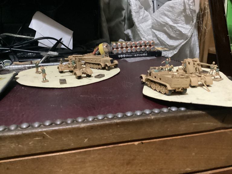 airfix 88 mm and tractor nb 1:76 £11 for 2