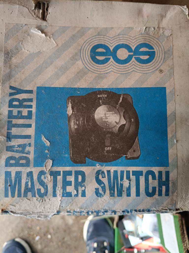 Battery master switch