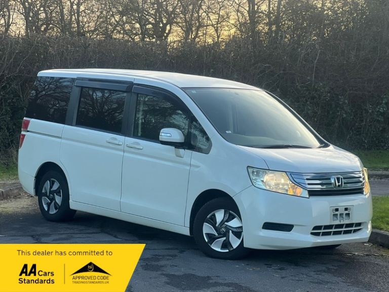 HONDA STEPWAGON G SPEC 2 LITER 2010 FRESH IMPORT CLEAN CONDITION ULEZ COMPLIANT