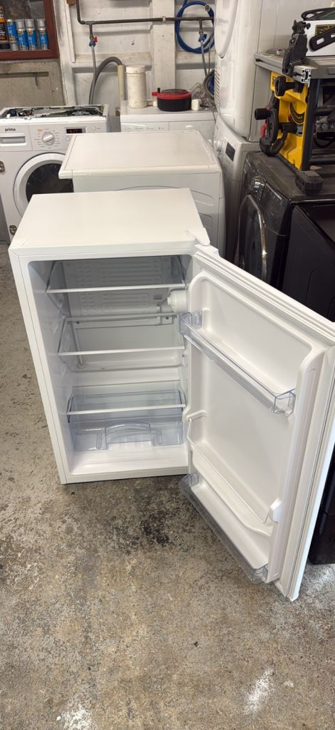 White Mini Fridge RL111EW – Good Condition