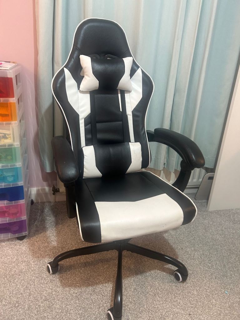 Gaming chair 