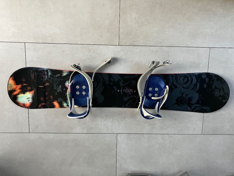 K2 First Lite 143cm snowboard & Burton Freestyle bindings £159