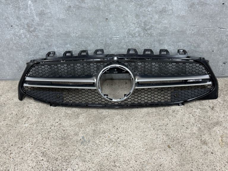 MERCEDES BENZ CLA 35 /45 2018 - 2023 GENUINE FRONT MAIN GRILL WITH TRIM NO BADGE