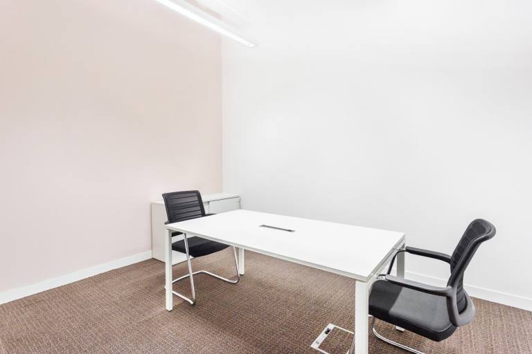 Manchester - M27 6DB \ Serviced Office for 4 Workstations