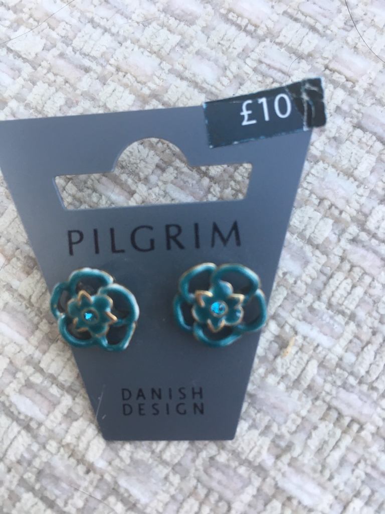 NEW PILGRIM DANISH DESIGN     STUD EARRINGS FOR PIERCED EARS