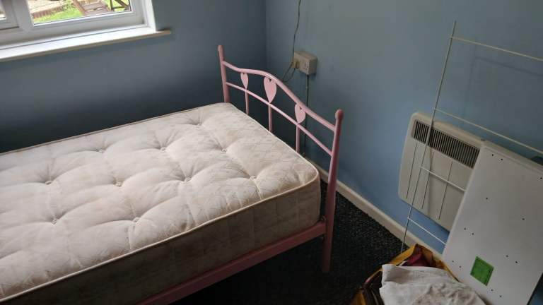 Single Metal Bed