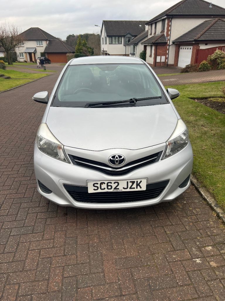 Toyota, YARIS, Hatchback, 2013, Manual, 998 (cc), 5 doors