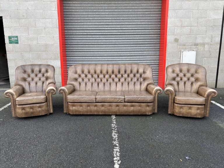 Chesterfield Style Leather 3 Seater Sofa and 2 Chairs 