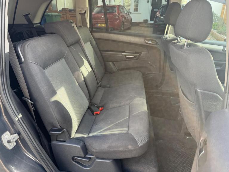 2012 Vauxhall Zafira 1.6 16V Exclusiv Euro 5 5dr MPV Petrol Manual