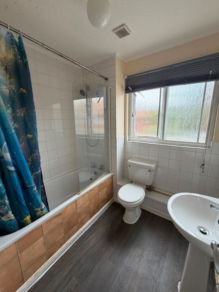 Flat for rent in e6