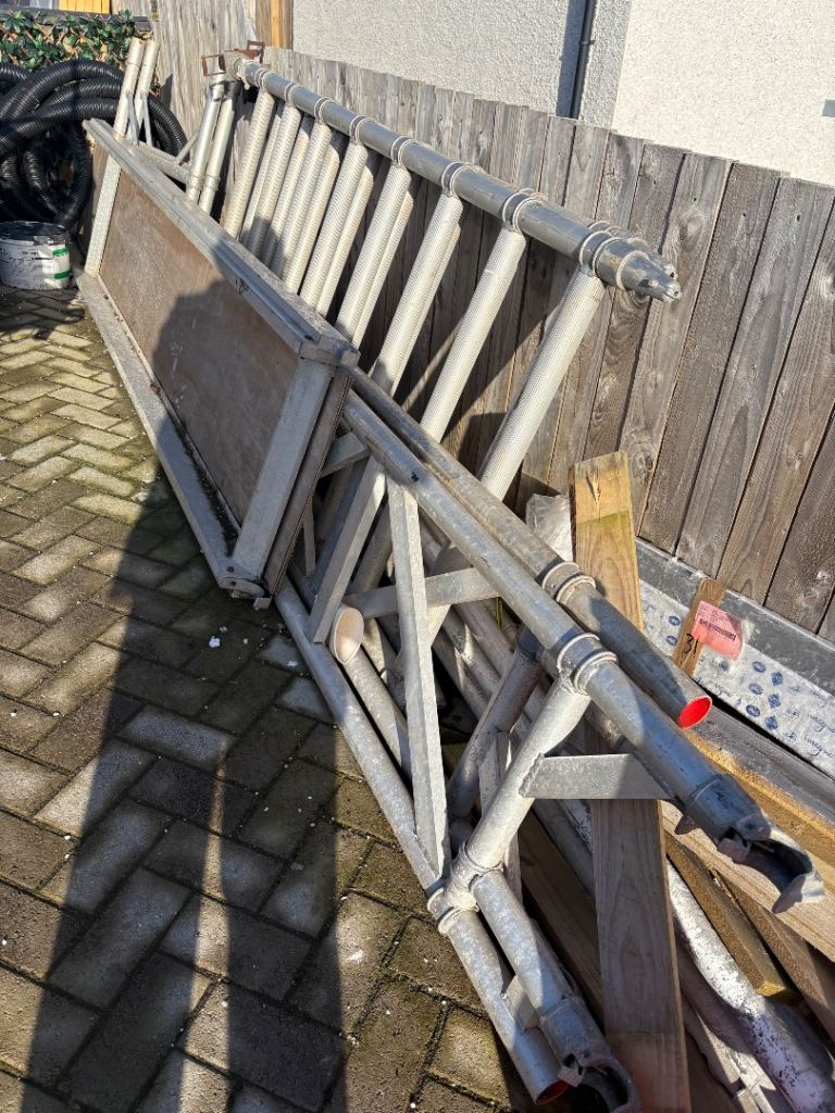 Aluminium scaffold tower 
