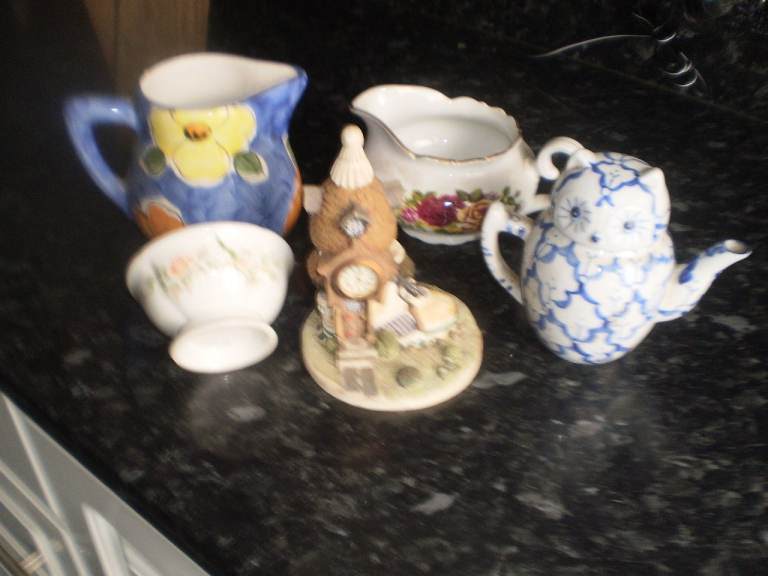 2 x Jugs and 3 Ornamments