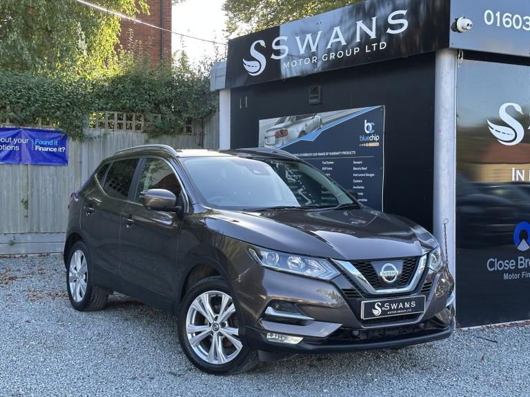 2017 Nissan Qashqai 1.5 DCI N-Connecta Diesel manual 5 Door Hatchback Bronze