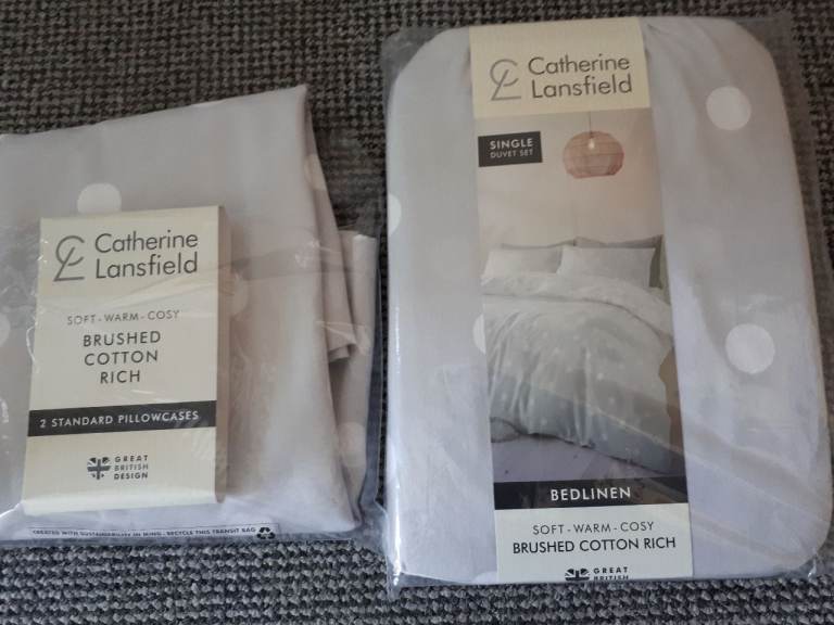 Catherine Lansfield Reversible Single Duvet cover and 3 pillow cases new