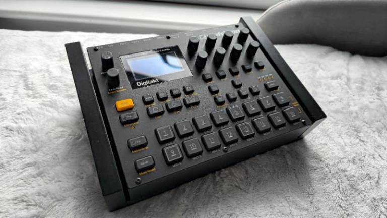 Elektron Digitakt MK1 + fönik Stand