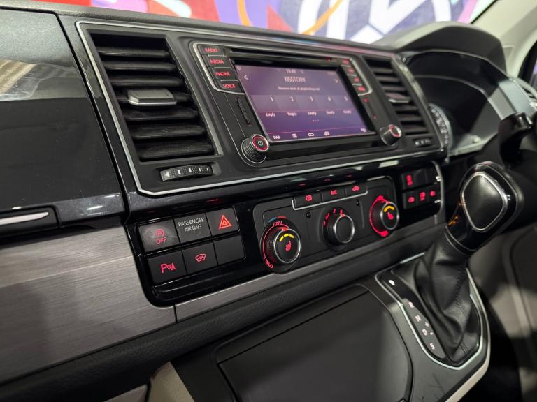 2018 Volkswagen Transporter 2.0 BiTDI BMT 204 Highline Kombi Van 4MOTION DSG Crew Van Diesel Auto...