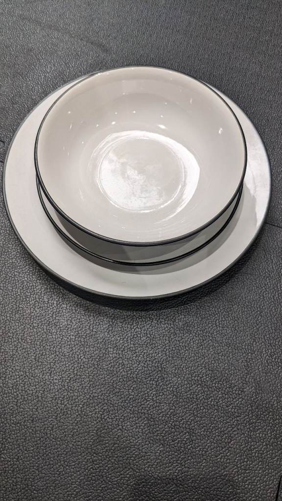 Plates and bowls