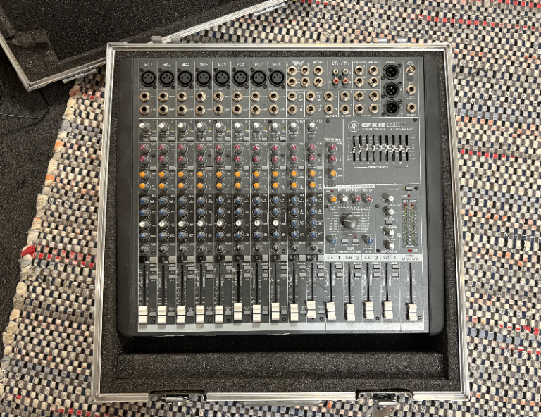 Mackie CFX 12 MKII 12 Channel Mixer with Flight Case