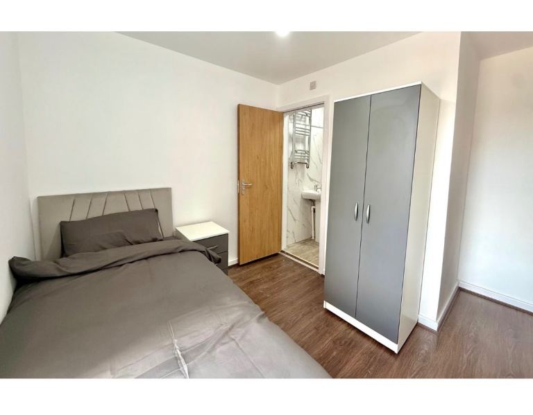 En-suite (private bathroom) universal credit /DSS accepted 
