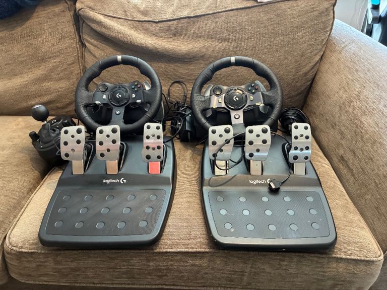 Logitech G920 Driving Force Racing Wheels with Pedals