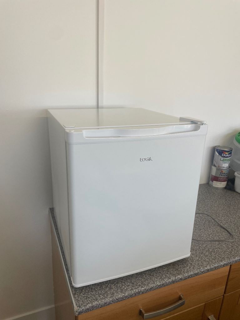 Logik LTT40W23 Mini Fridge - White (Bought in January)