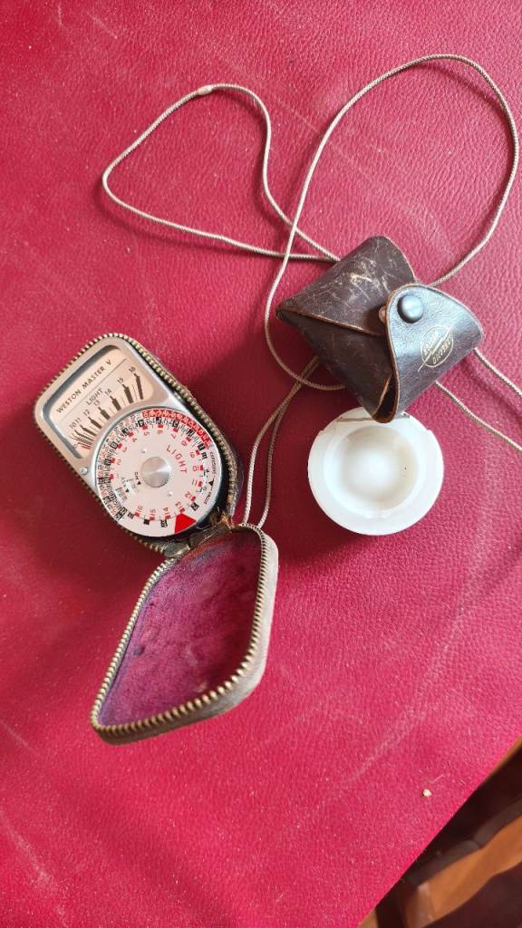Vintage Light Meter with Leather Case and Diffuser