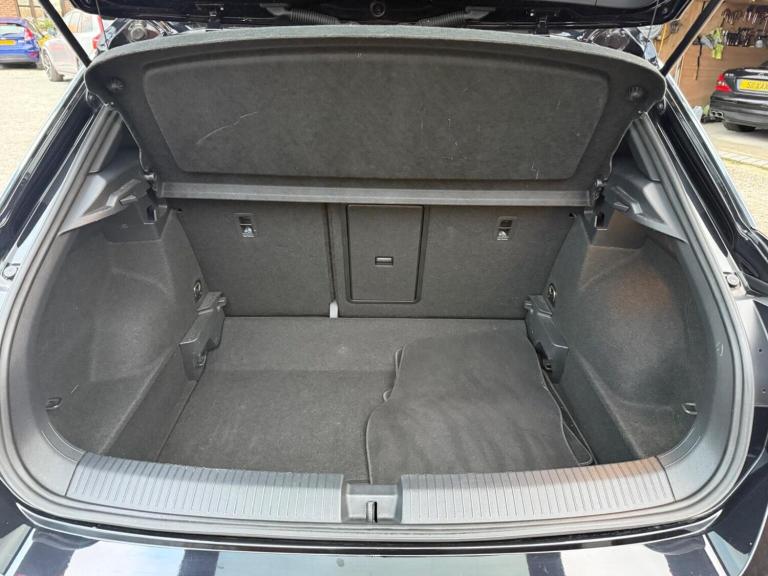 VOLKSWAGEN T-ROC 1.5 TSI R-Line DSG Euro 6 (s/s) 5dr 2022