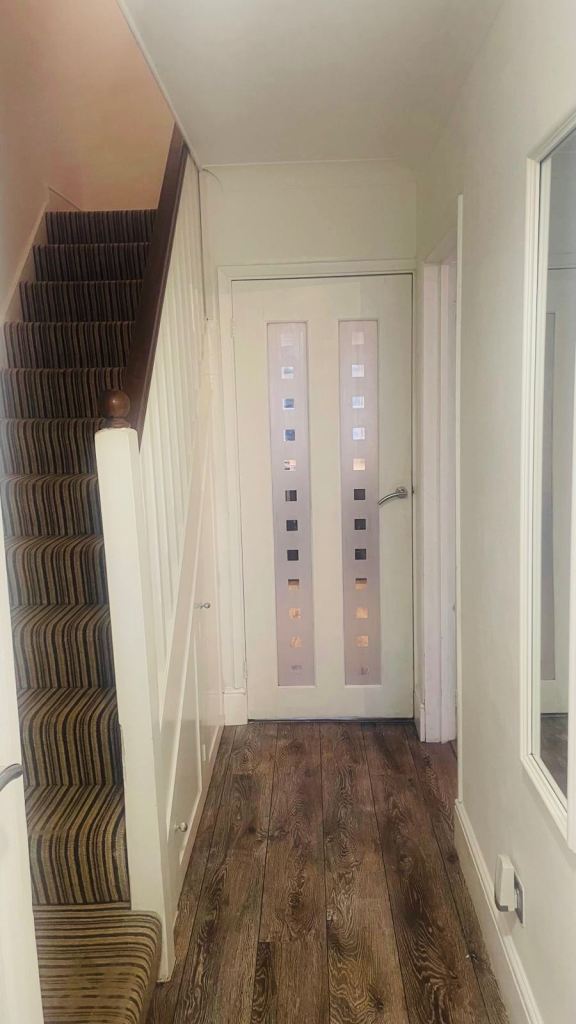 3 bedroom house to let in Gants Hill, Ilford