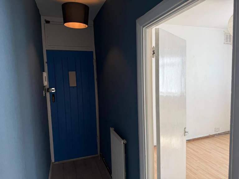 1 BEDROOM FLAT BREWSTER GARDENS NORTH KENSINGTON W10