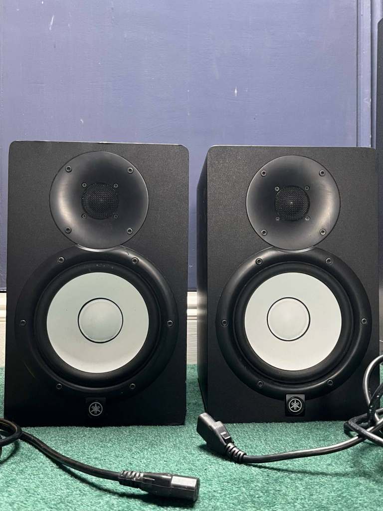 Yamaha HS7 studio monitors (pair)
