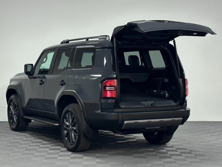 2025 Toyota Land Cruiser Invincible 2.8 D-4D Auto (LWB) ( 204 bhp ) Station Wagon Diesel Automatic