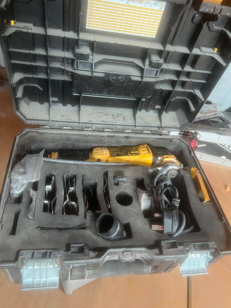 DeWalt DWE315 Oscillating Multi-Tool – 300W – Variable Speed – With Case