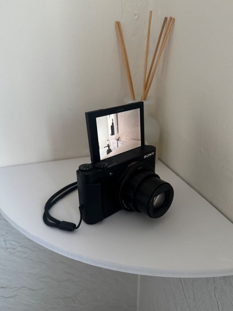 Sony Cybershot DSC- HX90 Camera 