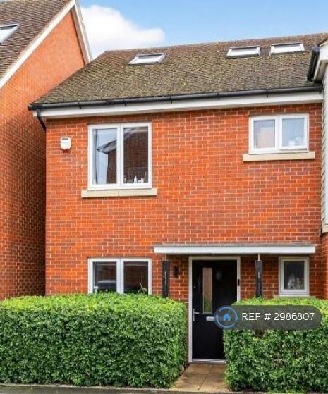 4 bedroom house in Redwood Drive, Epsom, KT19 (4 bed) (#2986807)