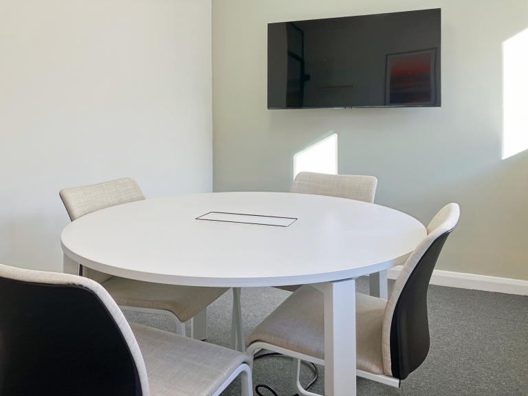 Preston - PR11AF \ Private Office with 4 Desks