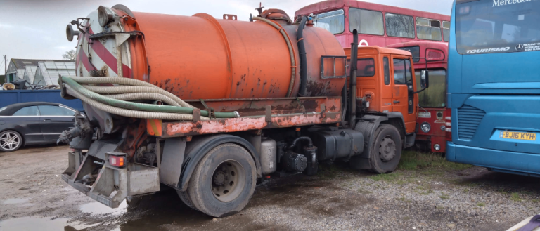 Vacuum tanker 2000 gallon