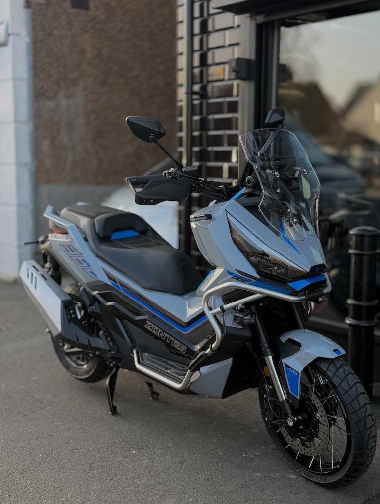 Zontes ZT368T-G 368cc - 2 year warranty - Road legal maxi scooter