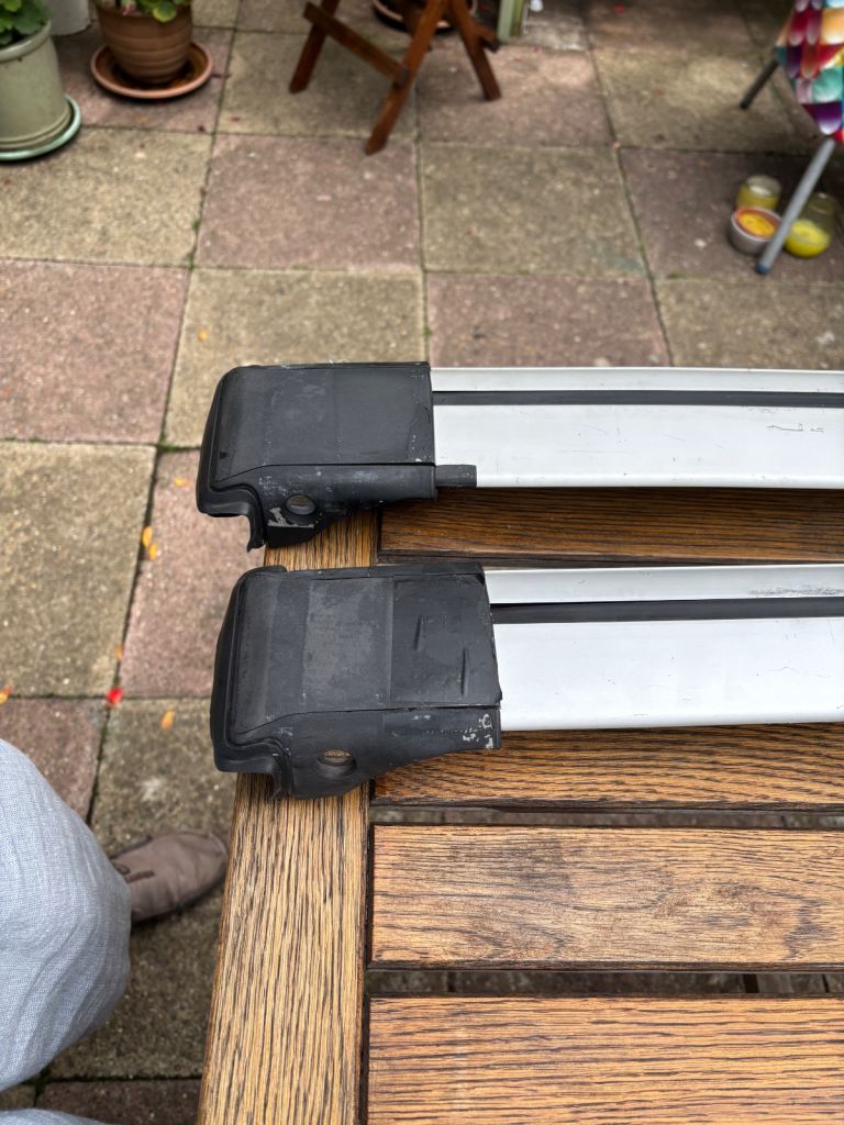 Whispbar roof rack for raised roof rail , width adjustable used on a 2014 Skoda Octavia Estate