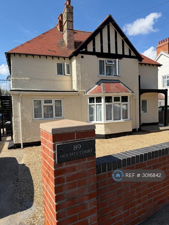 1 bedroom flat in St. Andrews Drive, Skegness, PE25 (1 bed) (#3016842)
