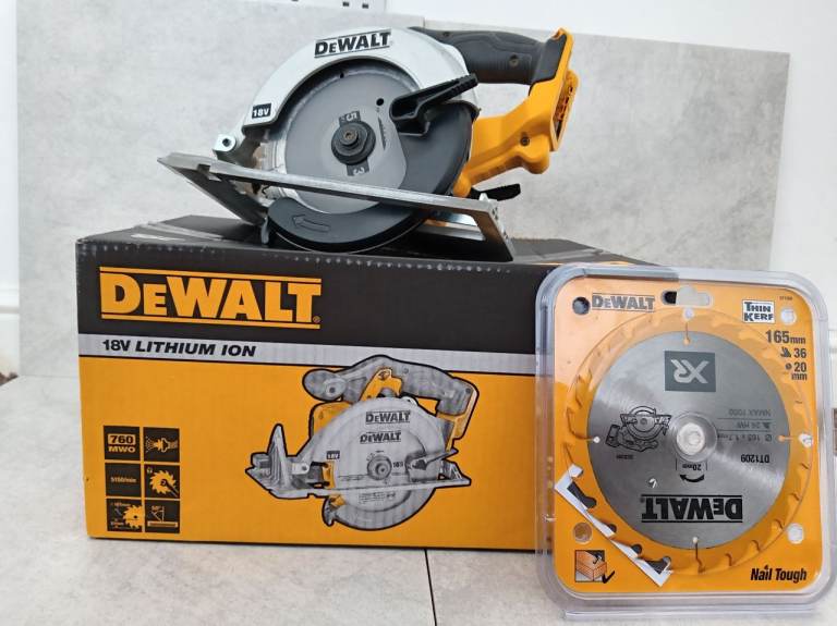 DeWalt XR 18v Brushless circular saw BODY ONLY