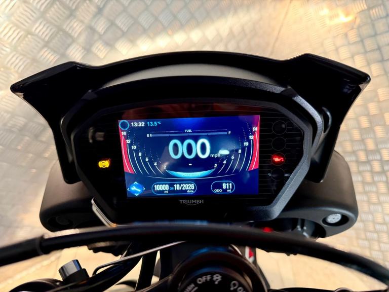 TRIUMPH STREET TRIPLE RS 765, 2018, ONLY 1 OWNER & 911 MILES!! FSH, SUPERB COND